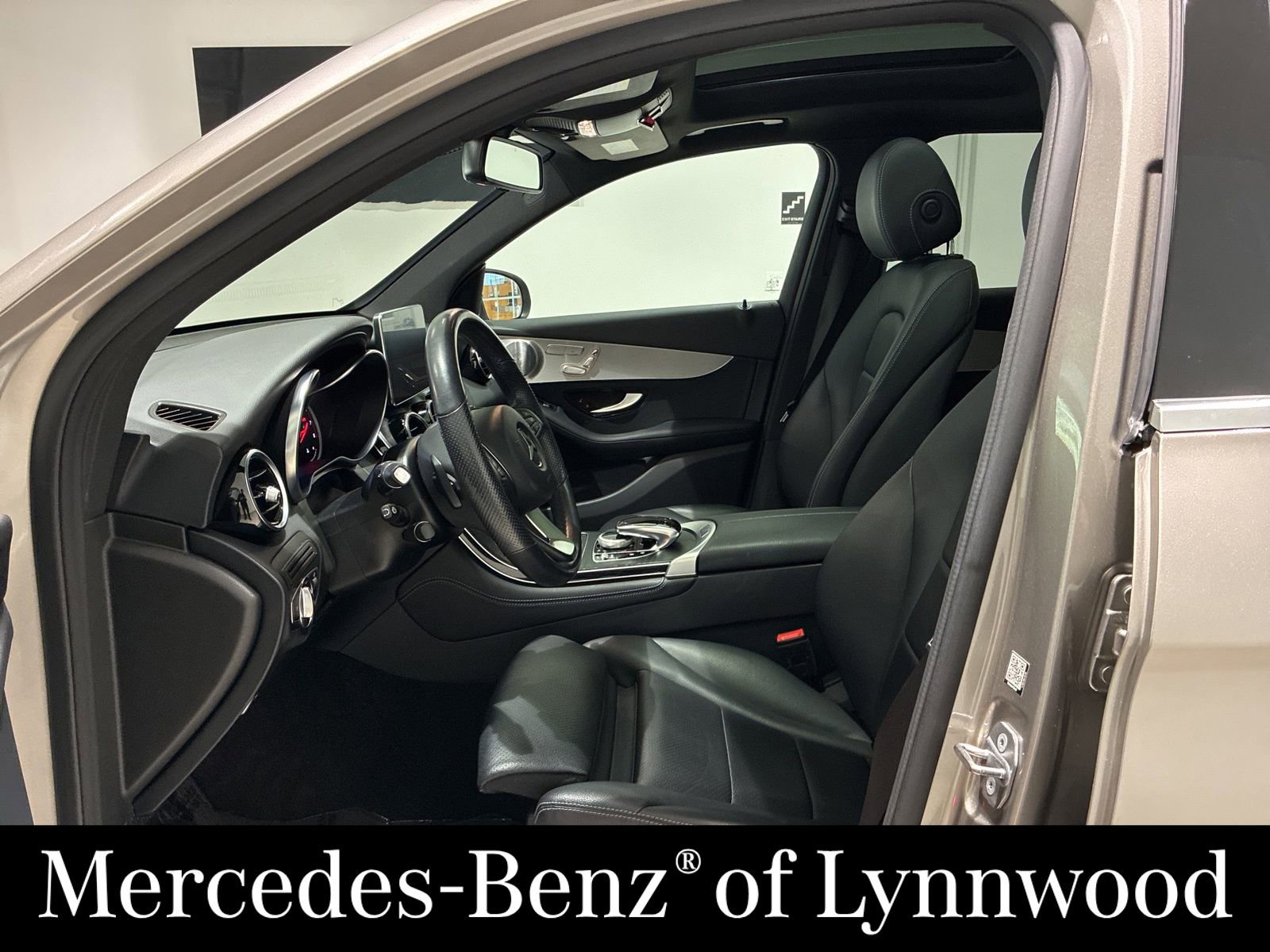 Used 2019 Mercedes-Benz GLC 300 4MATIC image 21