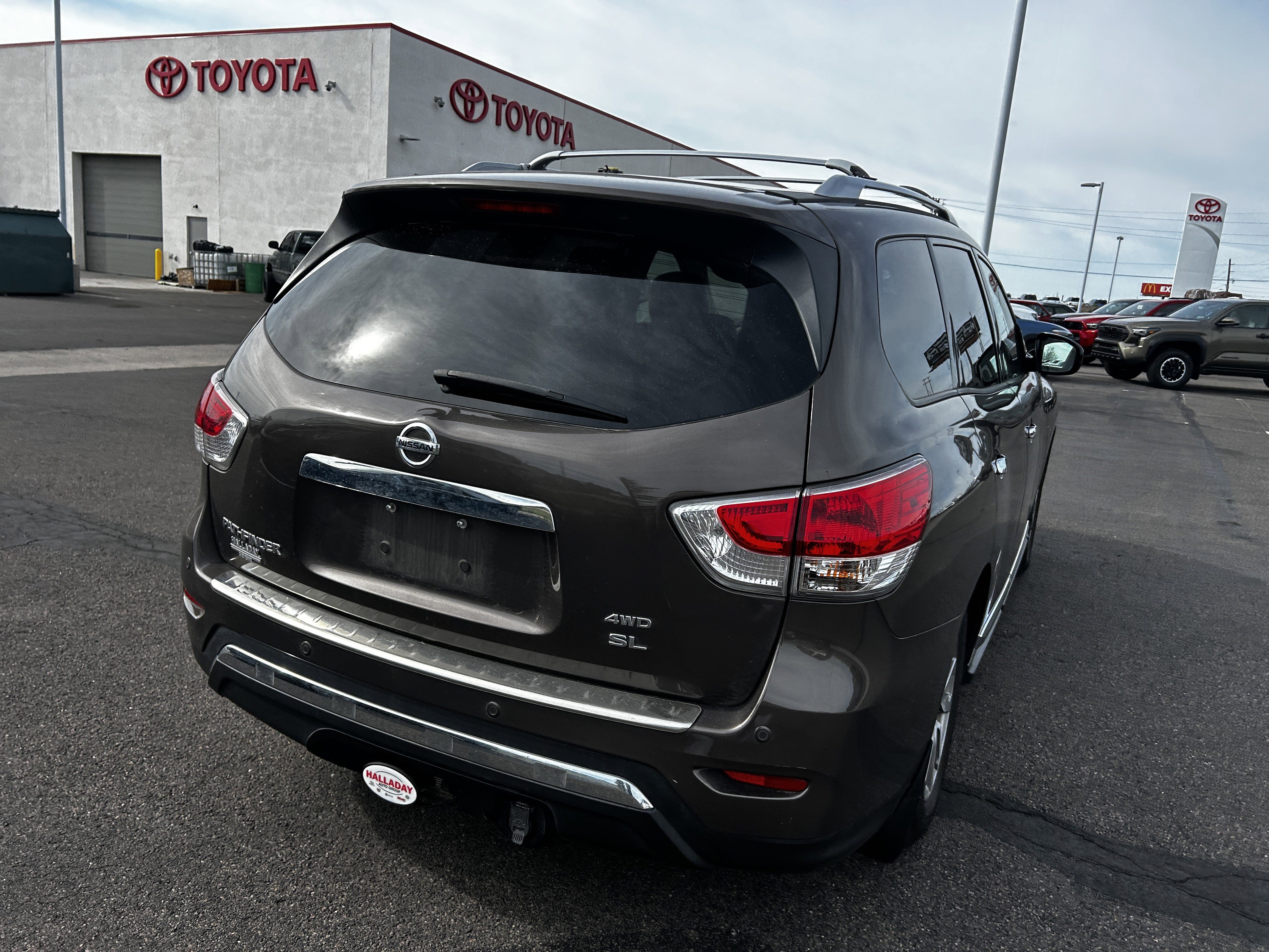 Used 2015 Nissan Pathfinder SL w/ SL Premium Package AWD/4WD image 5