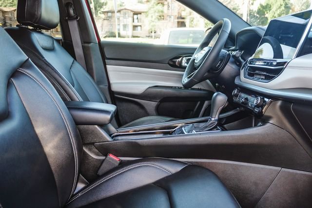 Used 2025 Jeep Compass Limited image 17