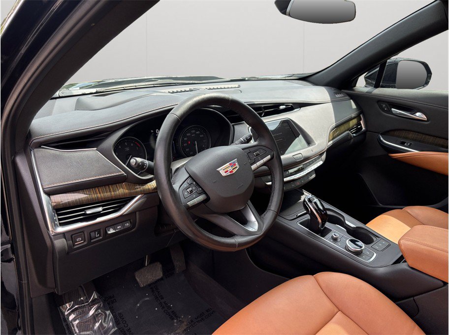 Used 2020 Cadillac XT4 Premium Luxury FWD image 6
