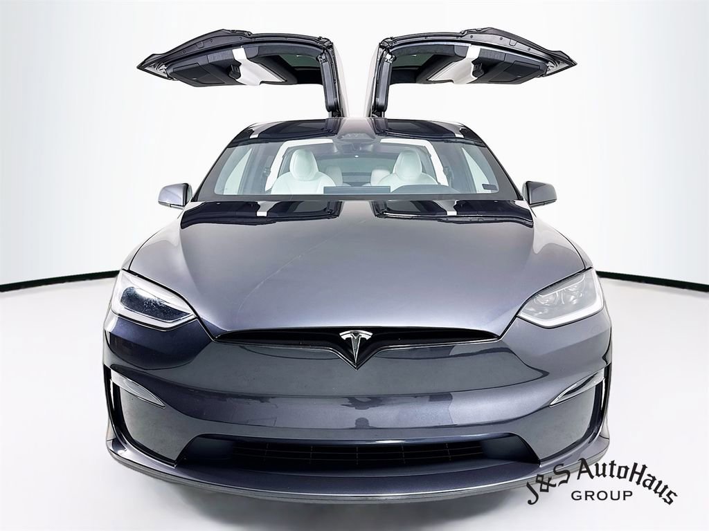 Used 2024 Tesla Model X Plaid image 2