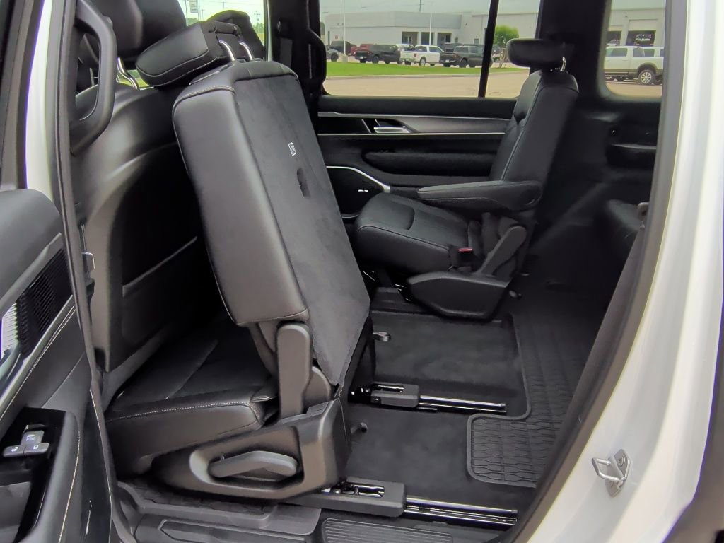 New 2026 Jeep Grand Wagoneer 4WD image 42