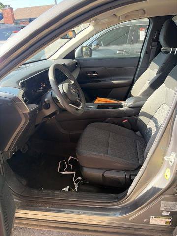 Certified 2025 Nissan Kicks SV w/ Charging Package FWD image 25