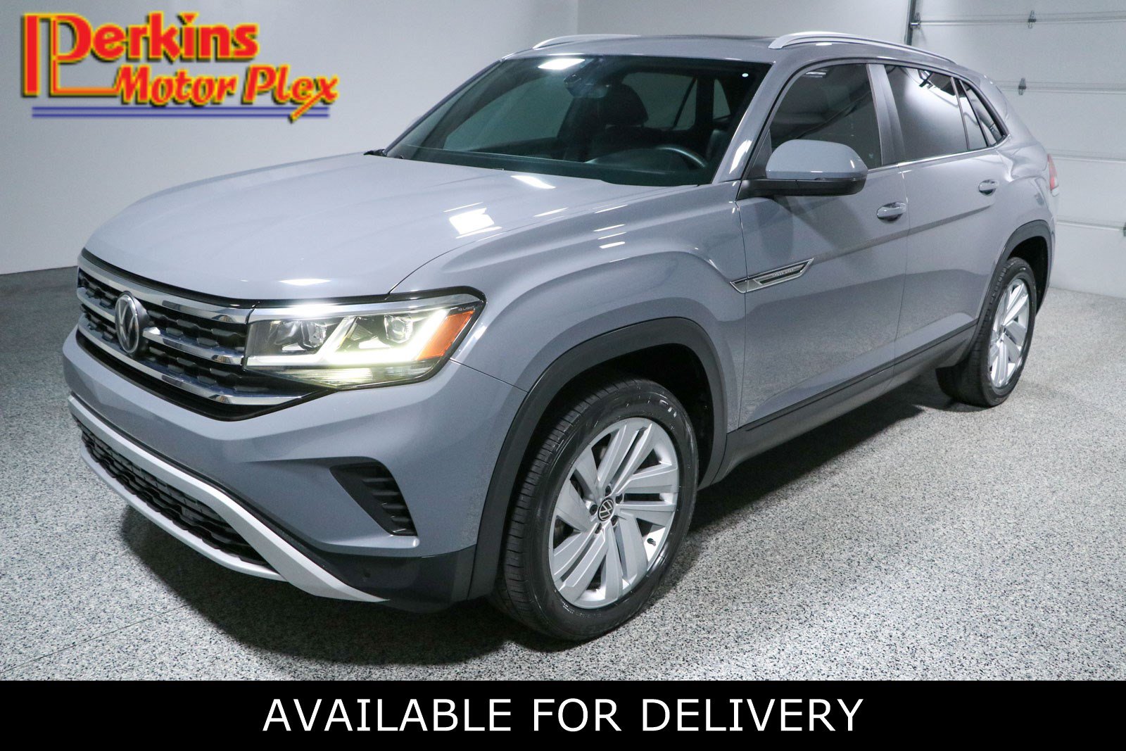Used 2021 Volkswagen Atlas Cross Sport SE w/ Panoramic Sunroof Package FWD image 1