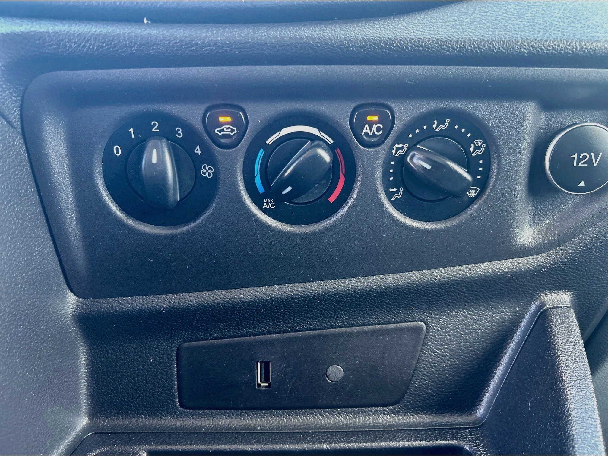 Used 2019 Ford Transit 350 156 DRW RWD image 14
