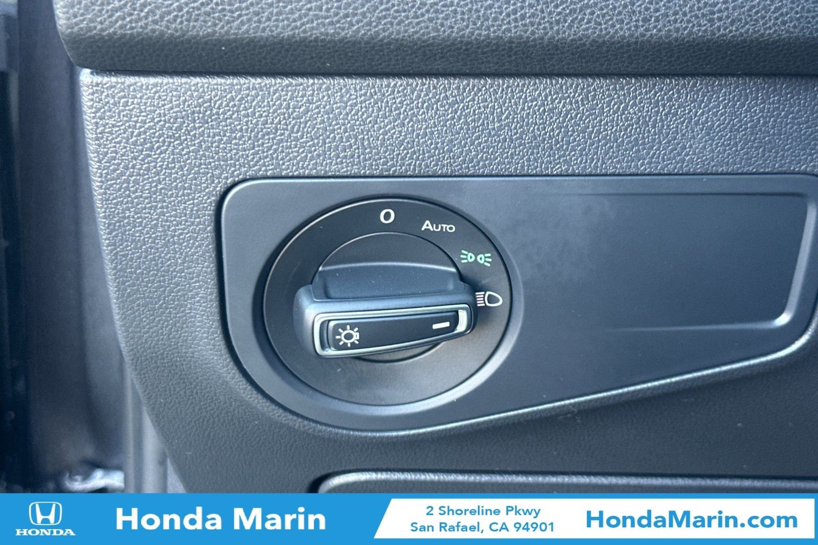 Used 2022 Volkswagen Tiguan SE image 32