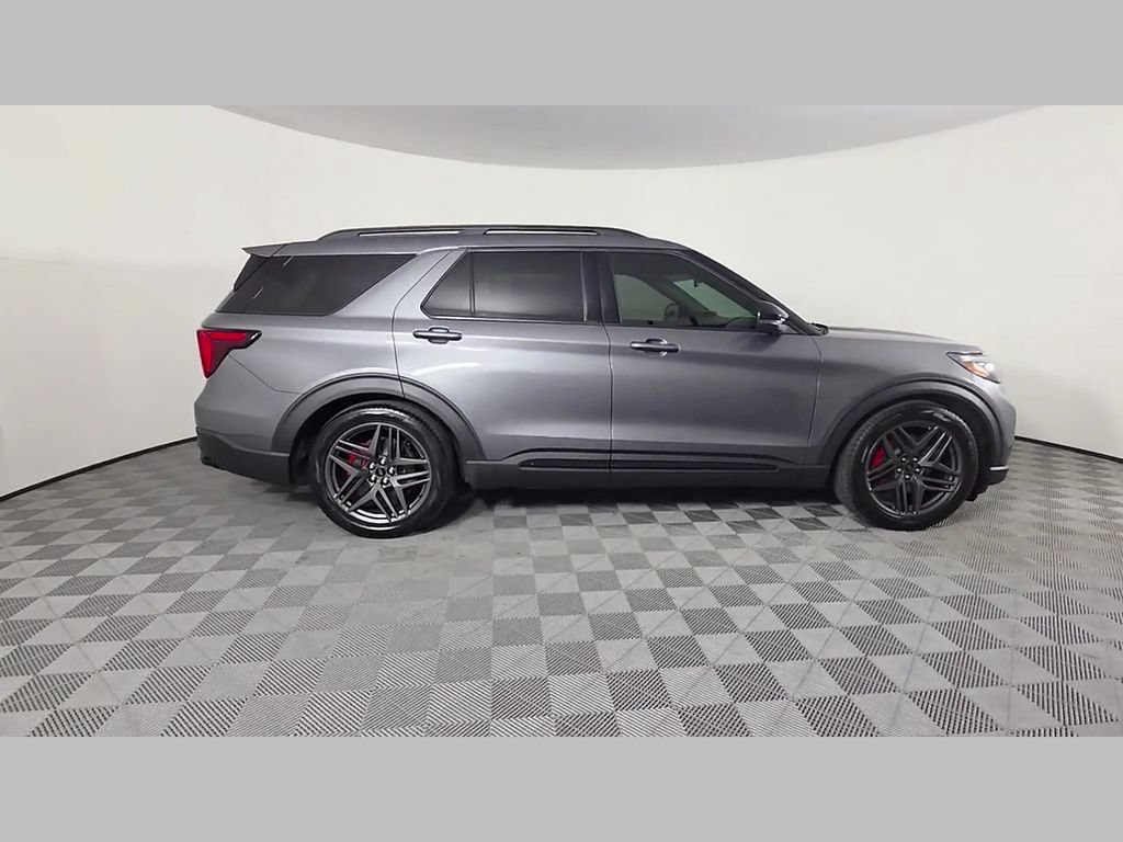 Used 2025 Ford Explorer ST w/ Sun And Sound Package AWD/4WD image 36