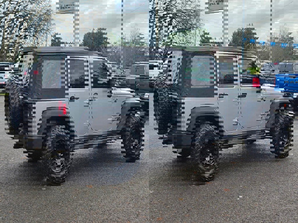 Used 2018 Jeep Wrangler Unlimited Sport w/ Connectivity Group image 28