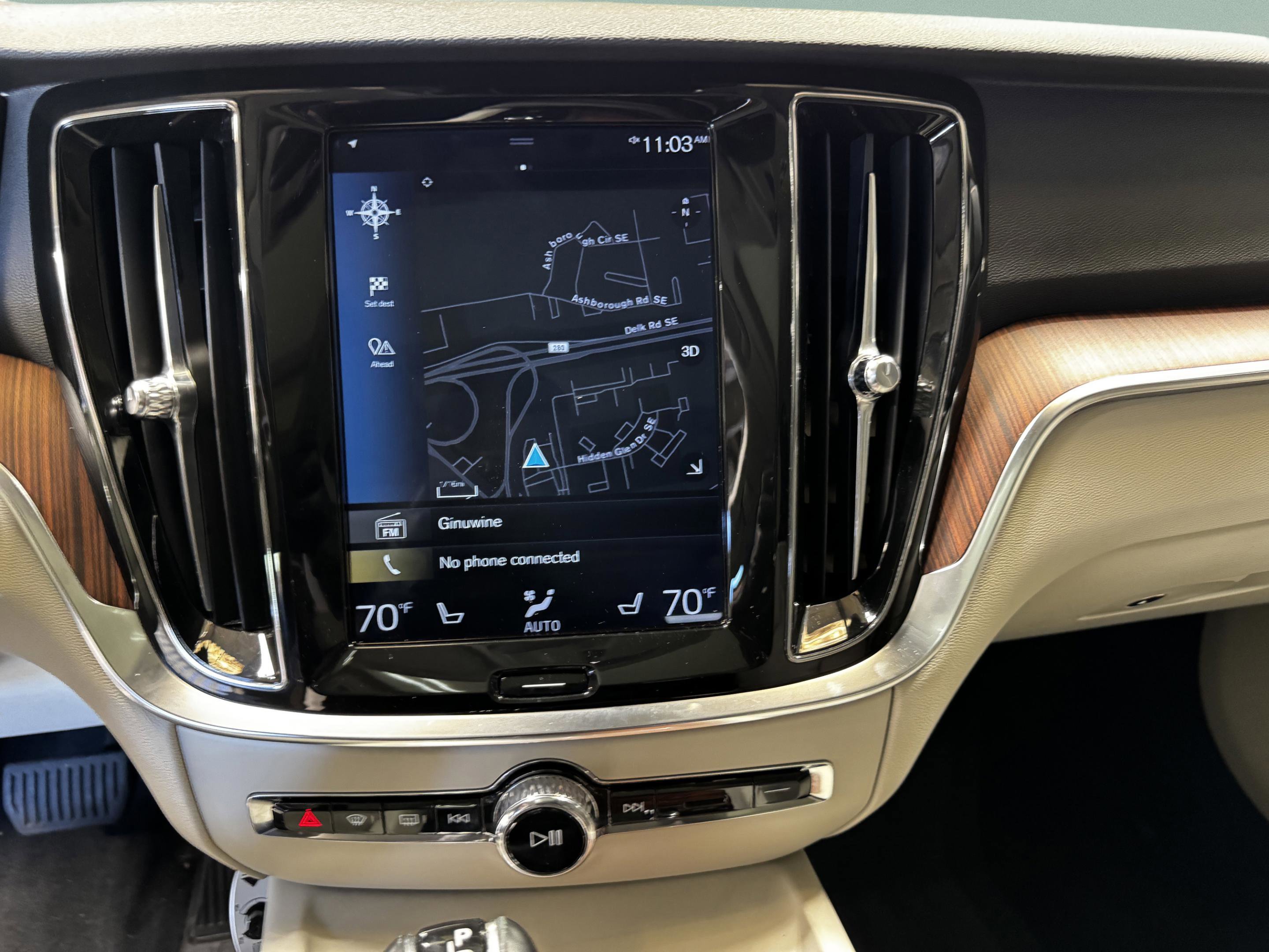 Used 2019 Volvo S60 T6 Momentum w/ Multimedia Package image 23