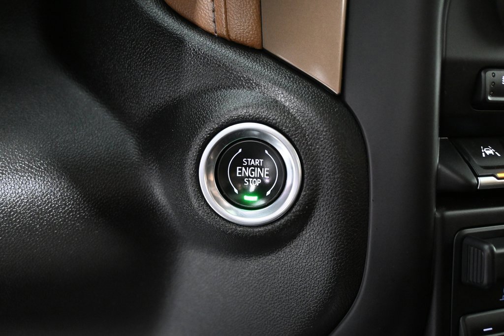 Used 2021 Chevrolet Silverado 1500 High Country w/ Technology Package image 39