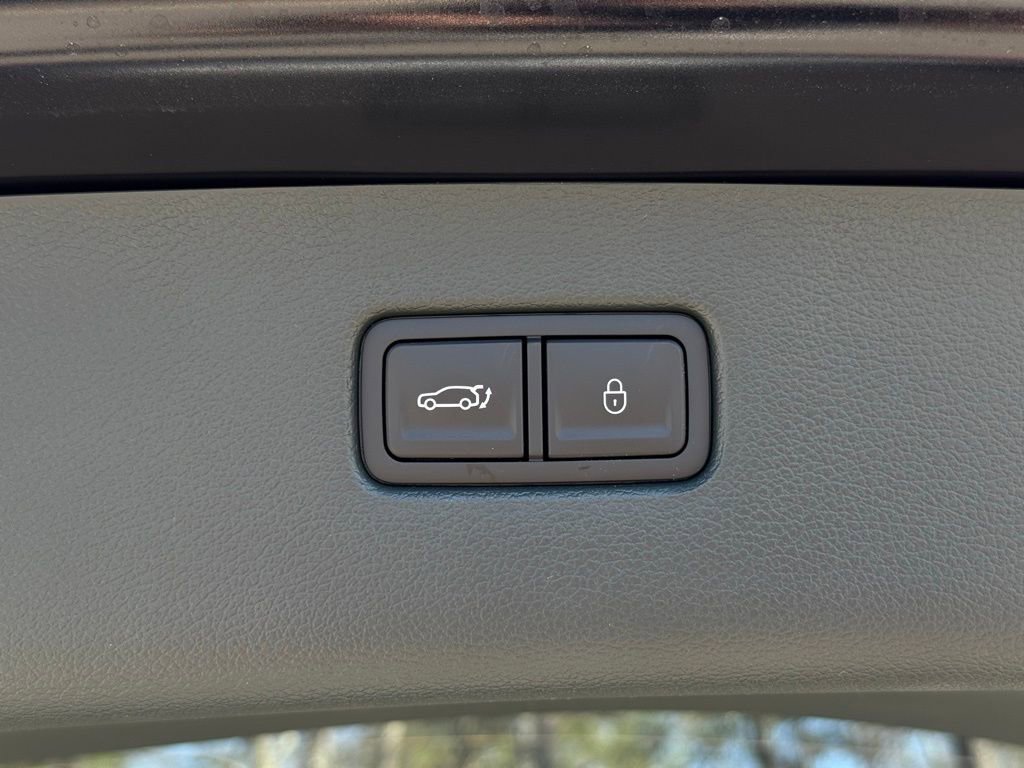 Used 2025 Genesis GV80 3.5T Prestige image 17