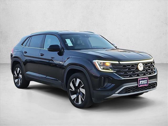 Used 2025 Volkswagen Atlas Cross Sport SE image 3