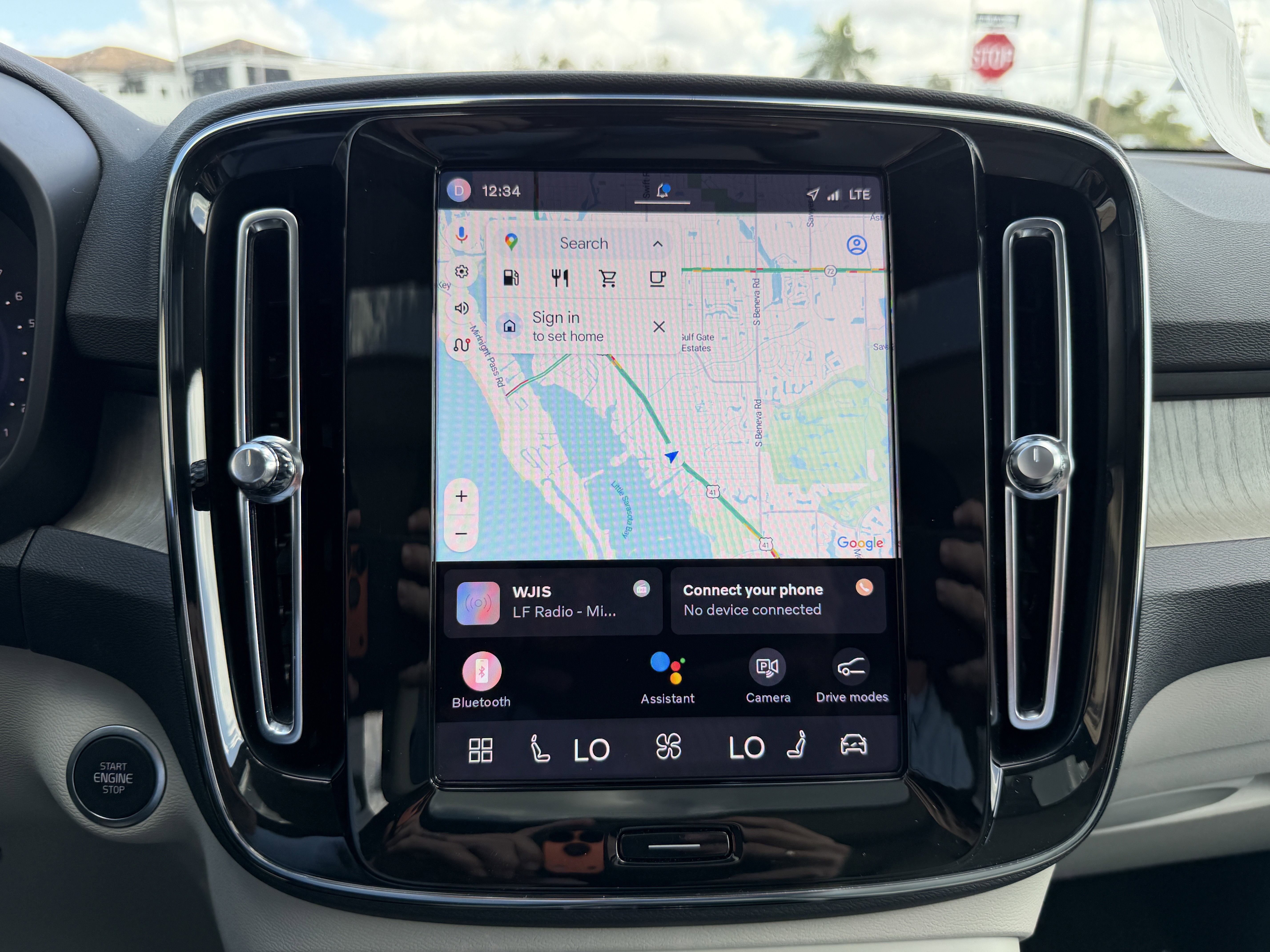 Certified 2023 Volvo XC40 B5 Plus w/ Protection Package Premier image 21