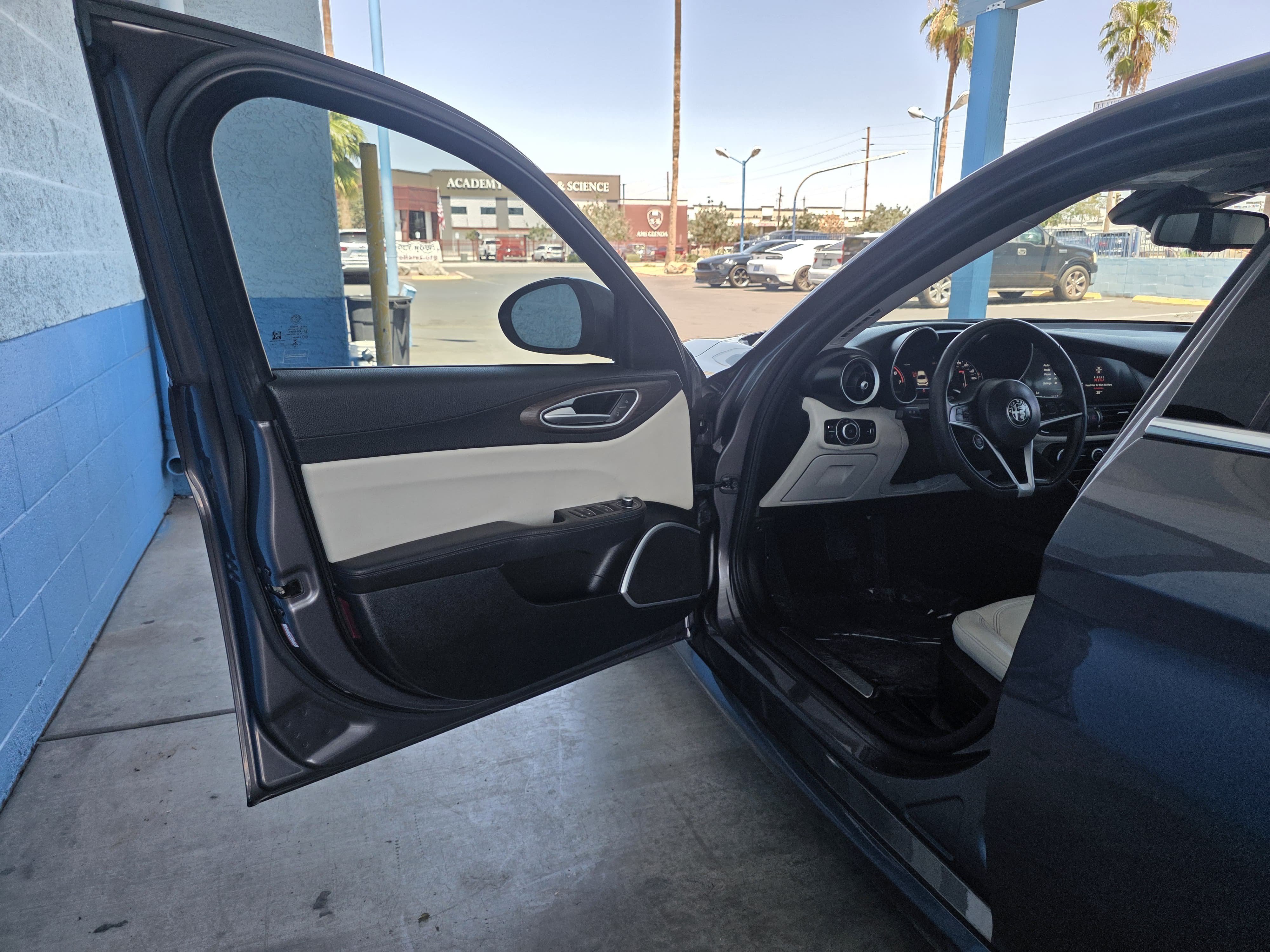 Used 2019 Alfa Romeo Giulia Ti RWD image 9