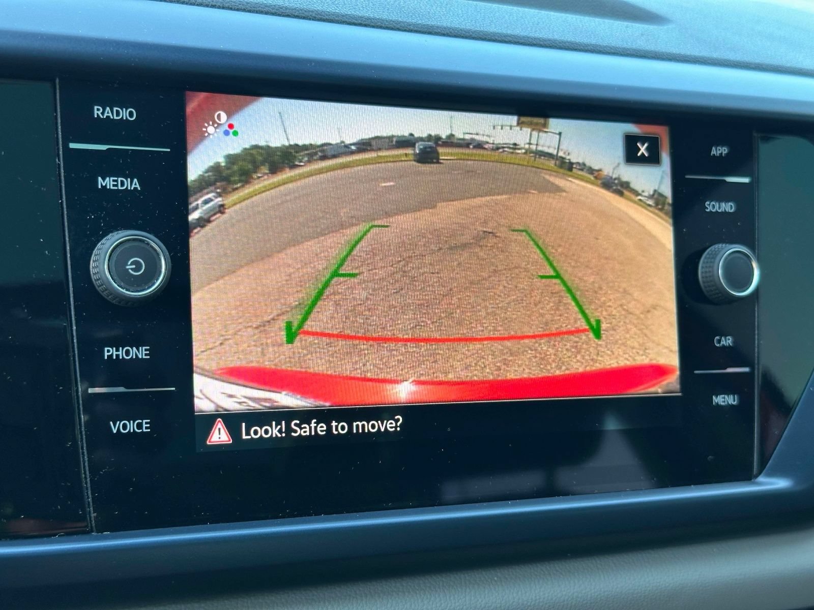 Certified 2023 Volkswagen Taos SE FWD image 19