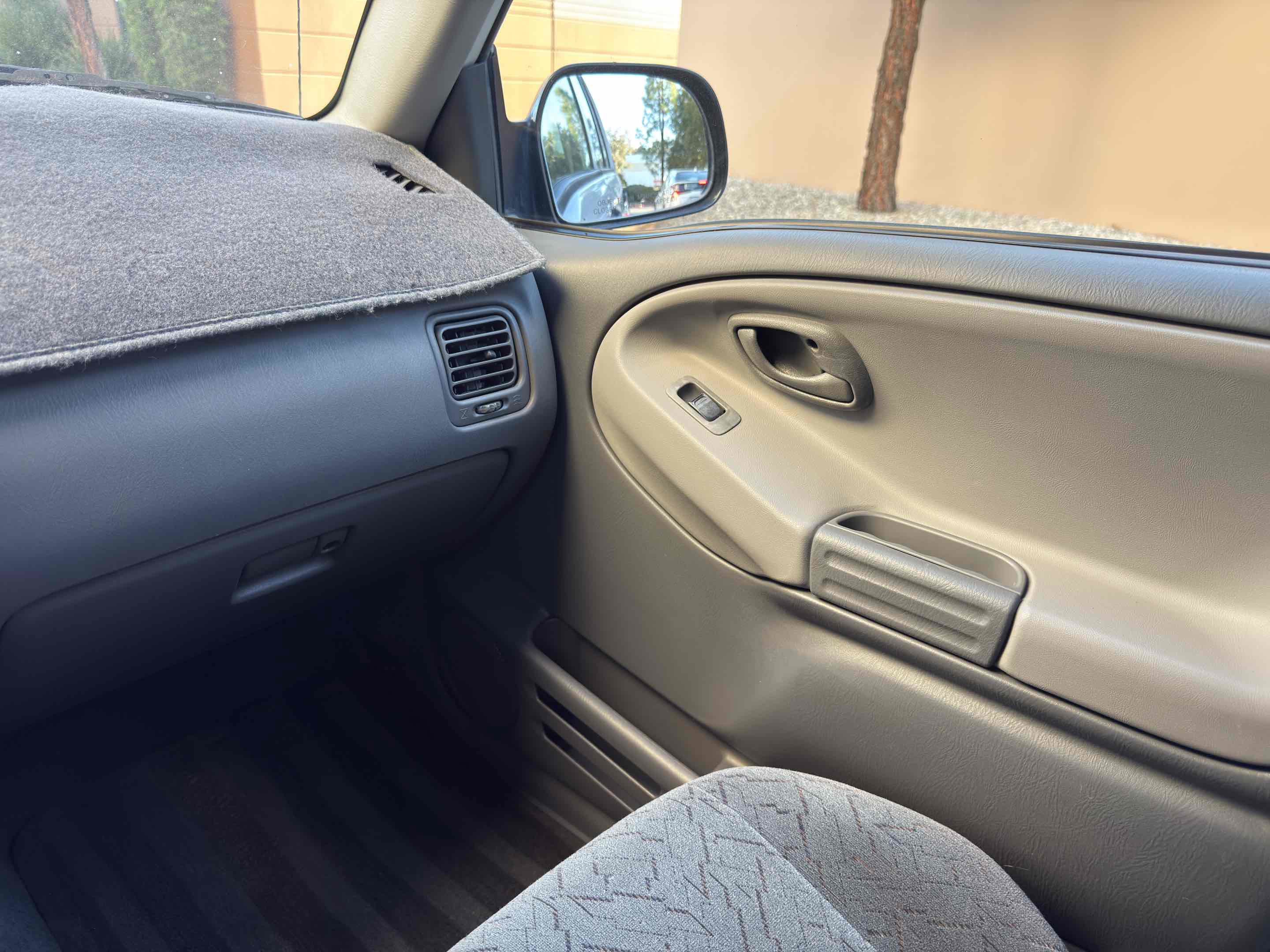 Used 2003 Chevrolet Tracker ZR2 image 35