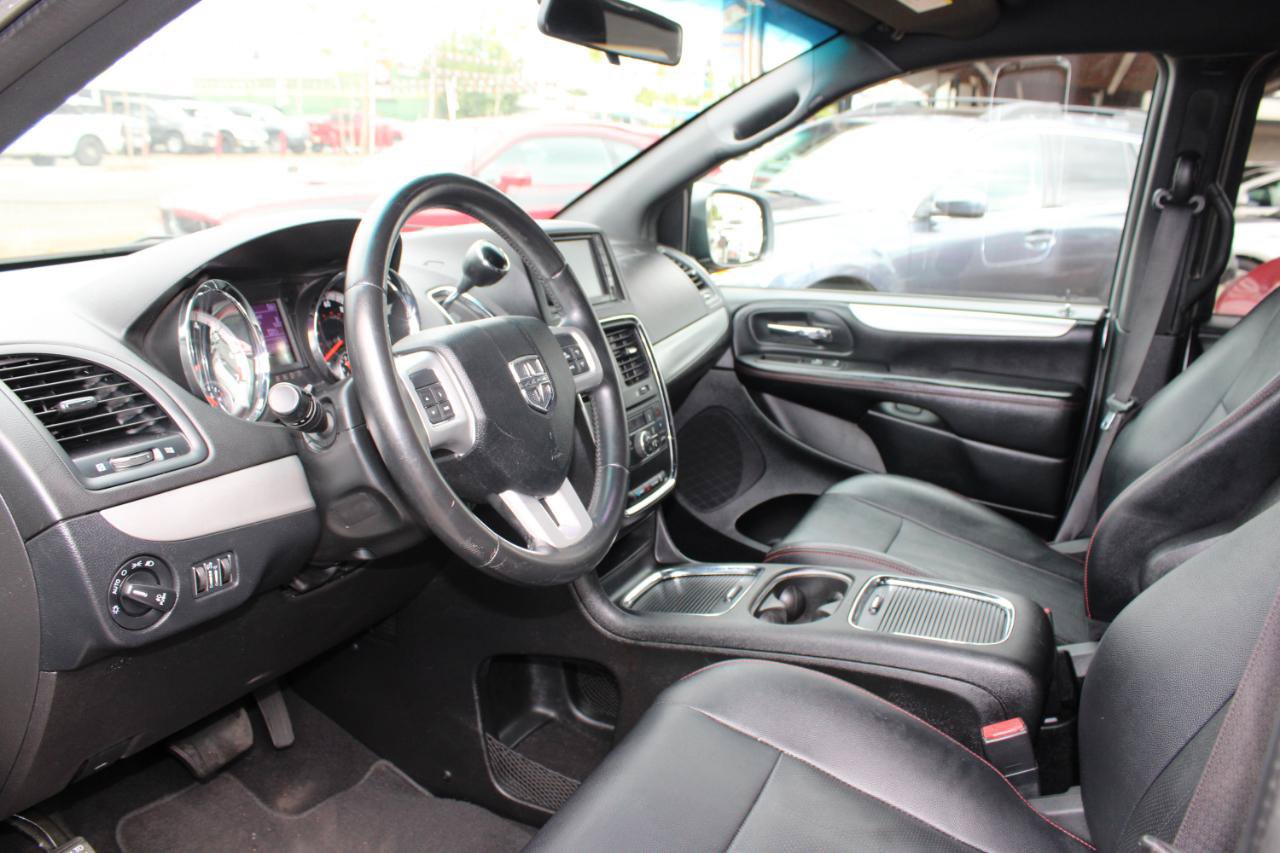 Used 2016 Dodge Grand Caravan R/T FWD image 12