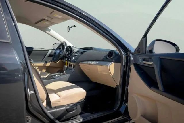 Used 2010 MAZDA MAZDA3 i Touring image 16