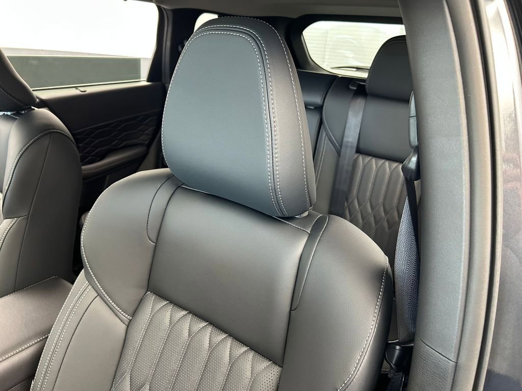 New 2026 Mitsubishi Outlander SEL FWD image 16