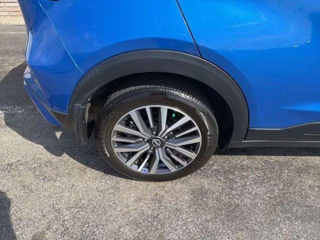 Used 2023 Nissan Kicks SV image 14