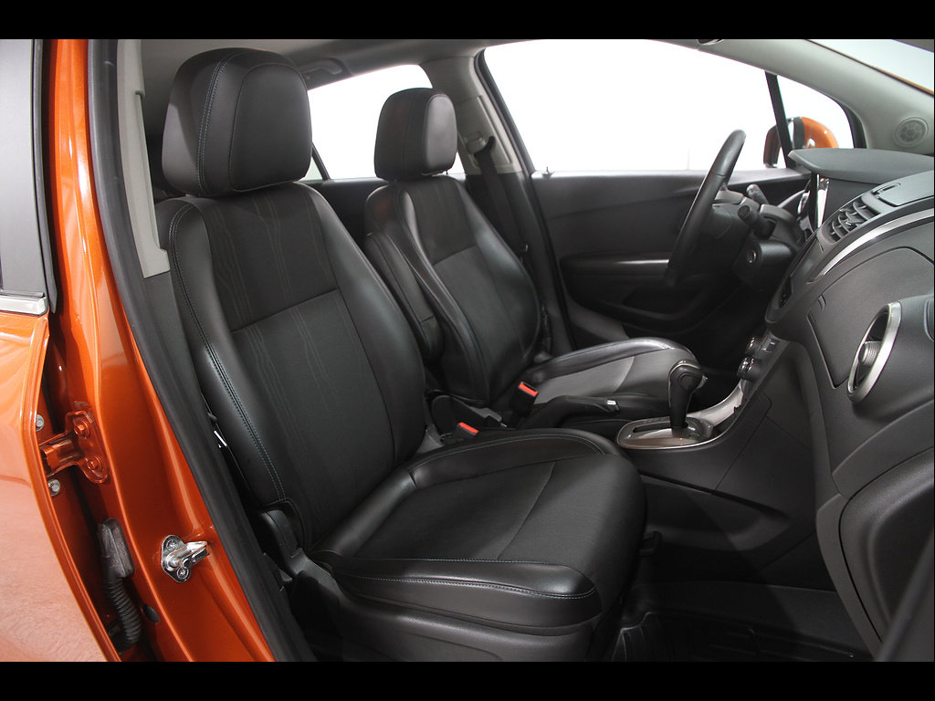 Used 2015 Chevrolet Trax LT w/ LT Plus Package FWD image 14