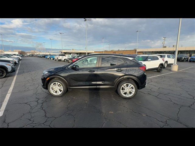 Used 2021 Buick Encore GX Preferred w/ Cold Weather Comfort Package image 5