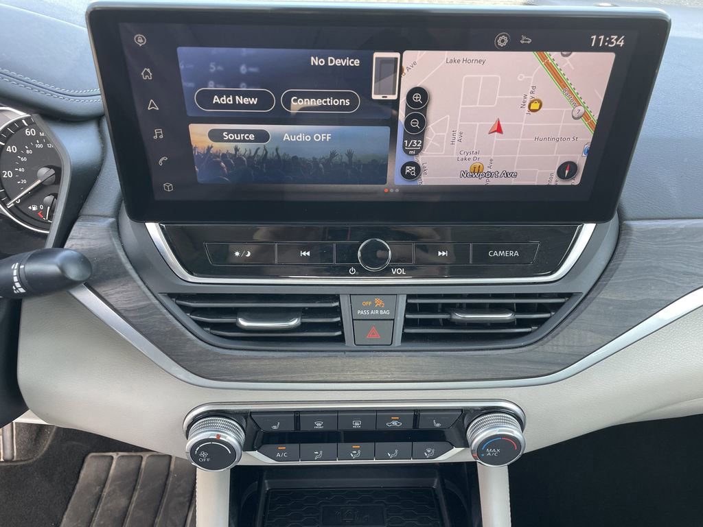 Used 2024 Nissan Altima 2.5 SV w/ SV Premium Package image 23