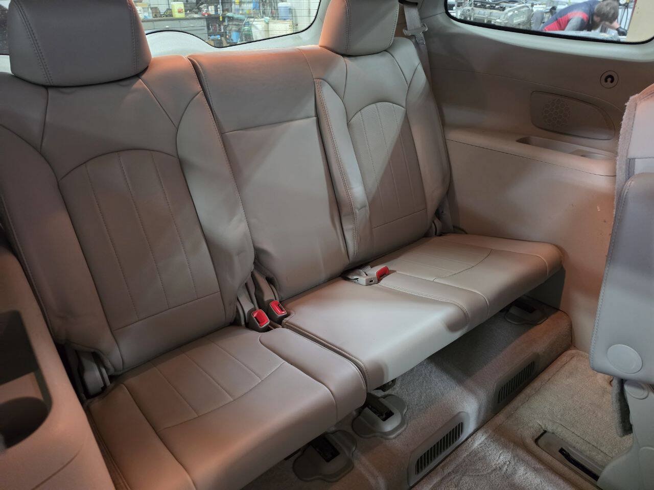 Used 2008 Buick Enclave CXL AWD/4WD image 17