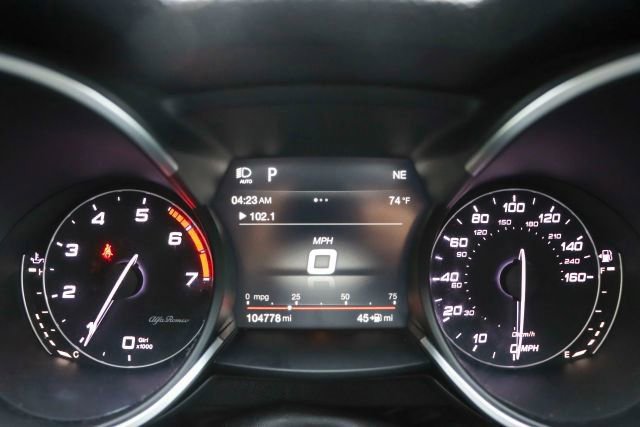 Used 2018 Alfa Romeo Stelvio AWD image 23