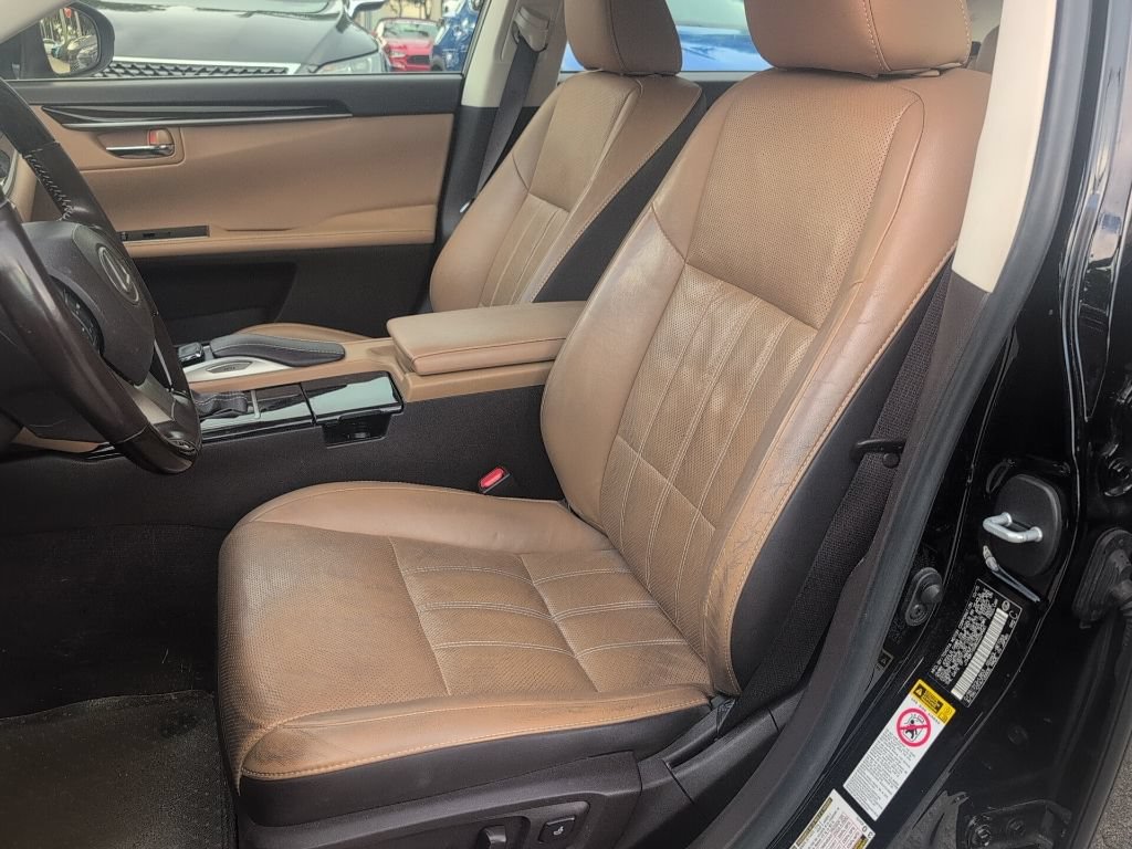 Used 2016 Lexus ES 350 w/ Luxury Package w/Wood Trim FWD image 23