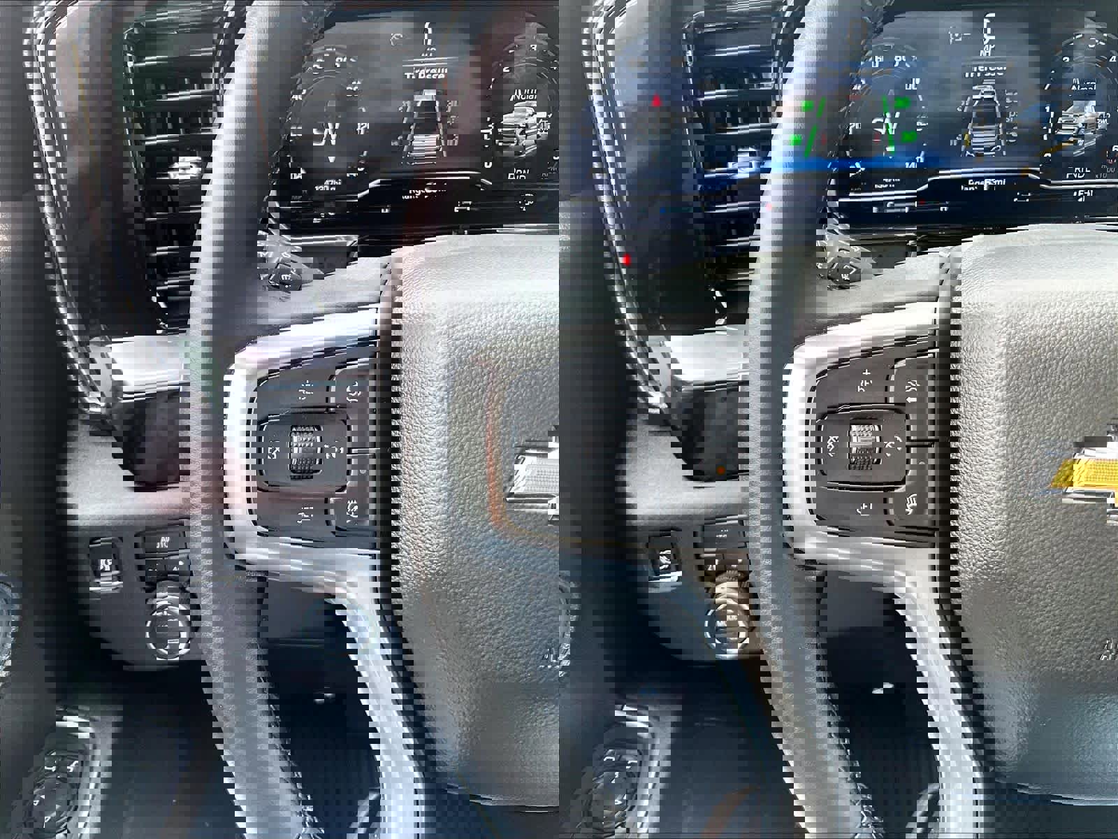 Used 2024 Chevrolet Silverado 1500 LT AWD/4WD image 23