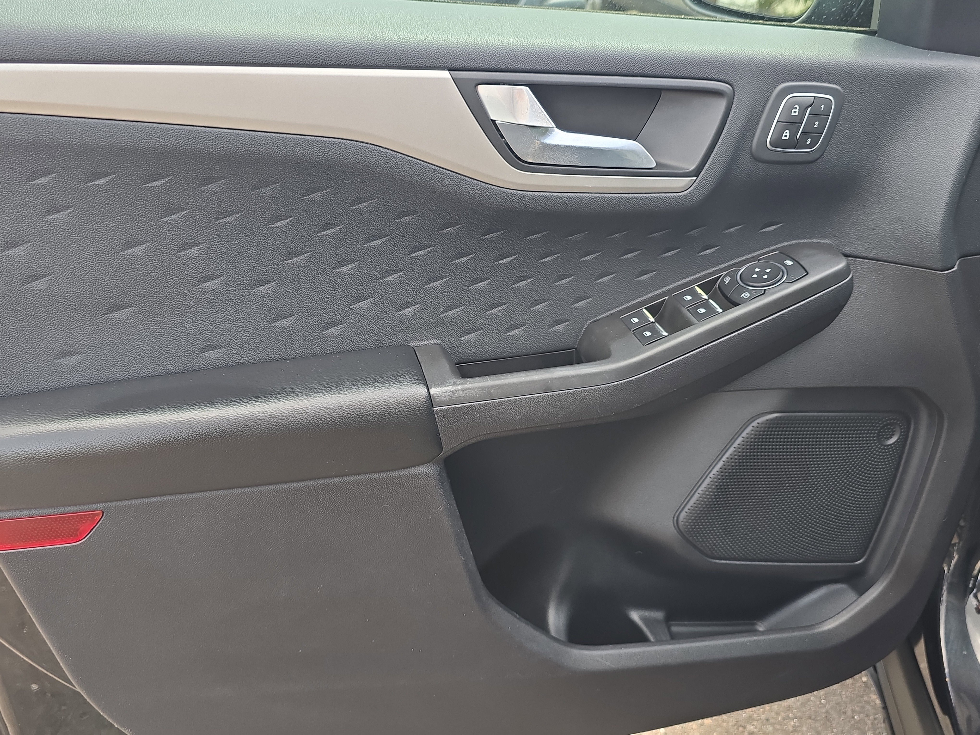 Used 2020 Ford Escape SEL AWD/4WD image 18