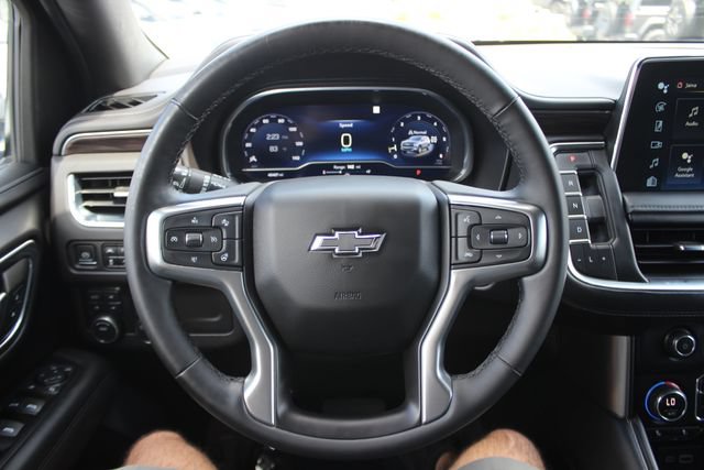 Used 2023 Chevrolet Suburban Z71 w/ Luxury Package AWD/4WD image 12