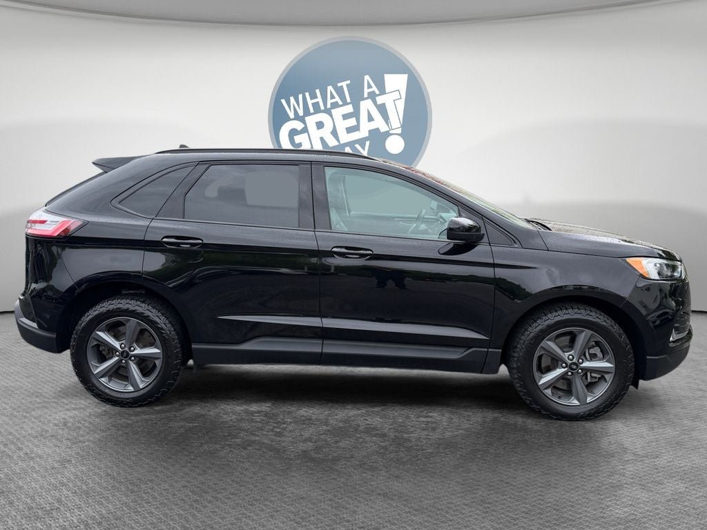 Used 2024 Ford Edge SEL w/ Sport Appearance Package AWD/4WD image 2