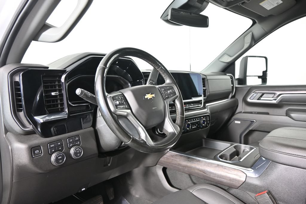 Used 2024 Chevrolet Silverado 2500 LTZ w/ LTZ Plus Package AWD/4WD image 22