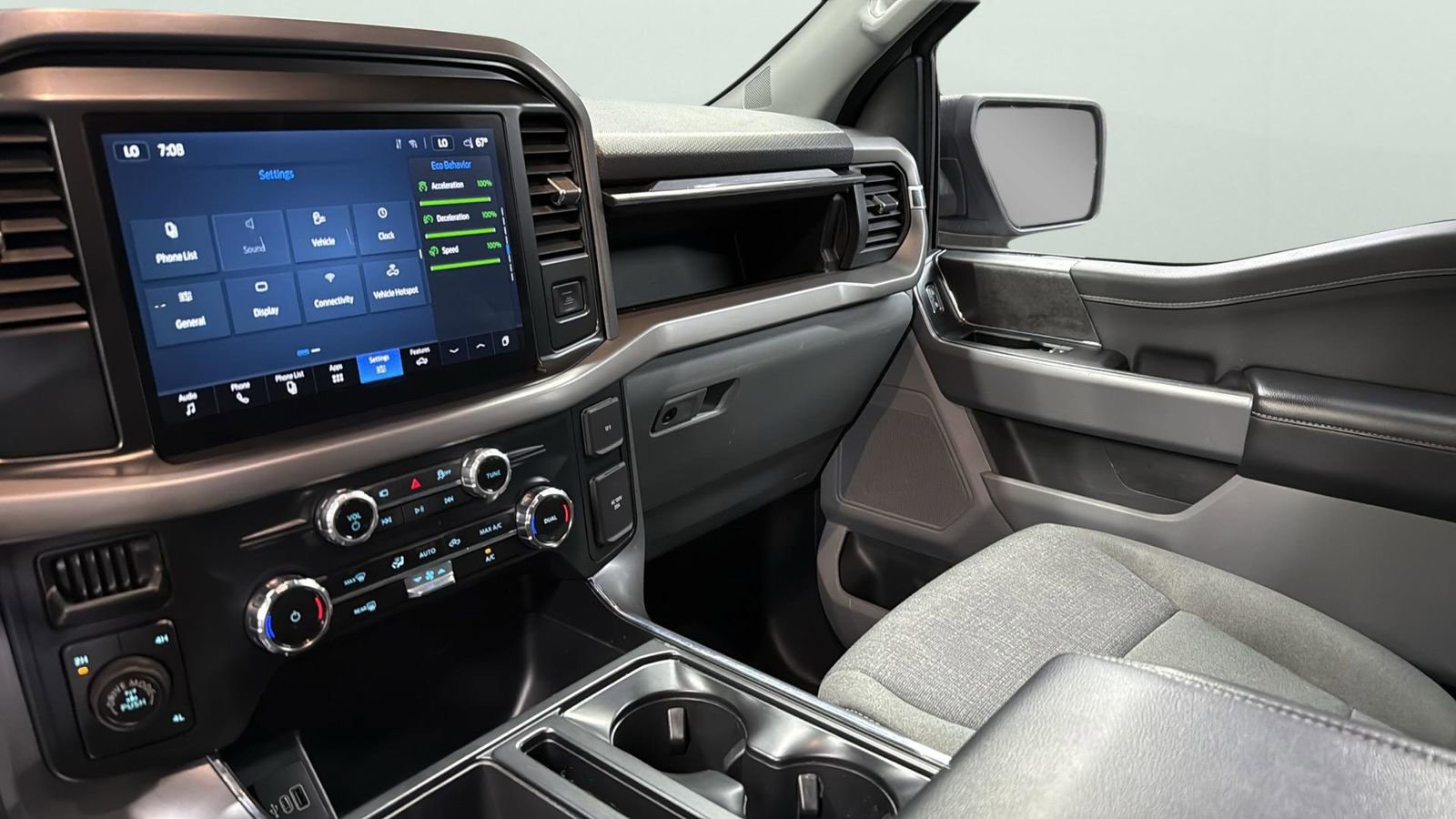 Used 2025 Ford F150 XLT w/ Equipment Group 301A Standard image 19