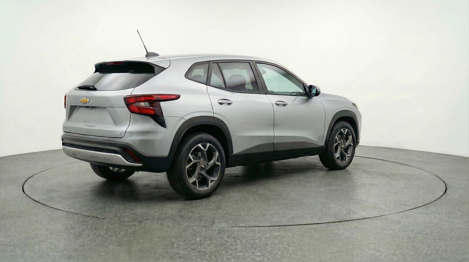 Used 2025 Chevrolet Trax LT w/ LT Convenience Package image 9