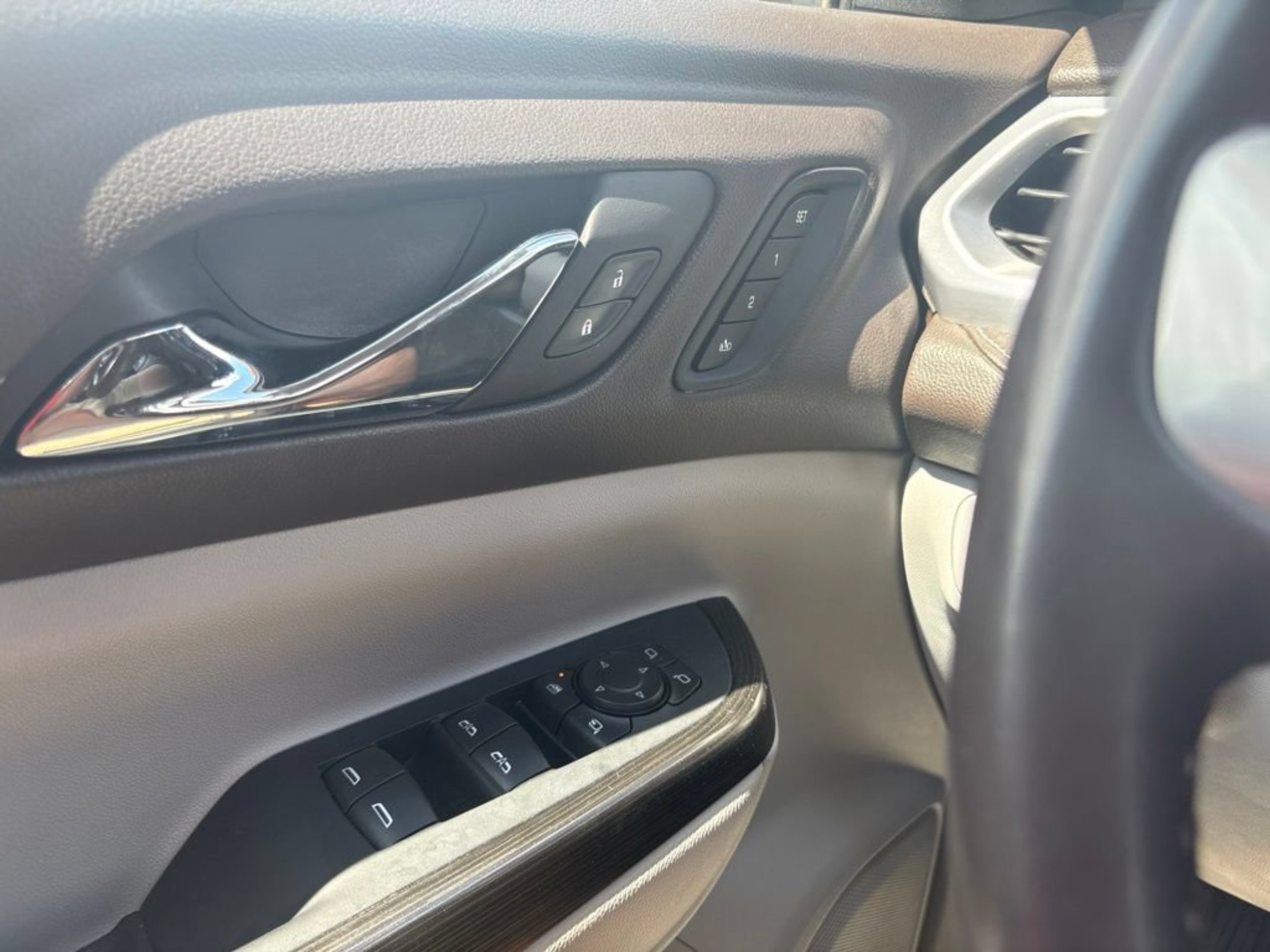 Used 2023 GMC Acadia SLT w/ Preferred Package FWD image 20