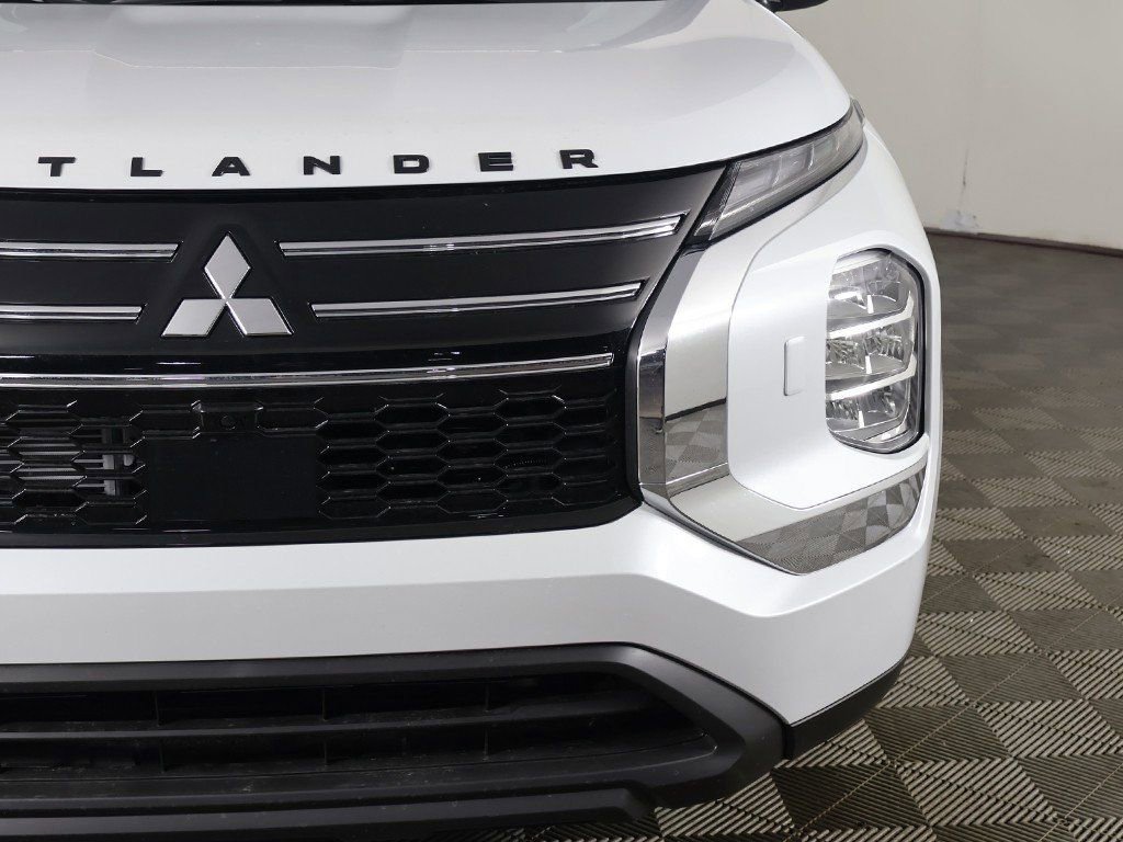 New 2026 Mitsubishi Outlander ES AWD/4WD image 13