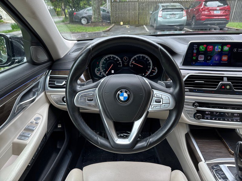 Used 2018 BMW 750i xDrive AWD/4WD image 18