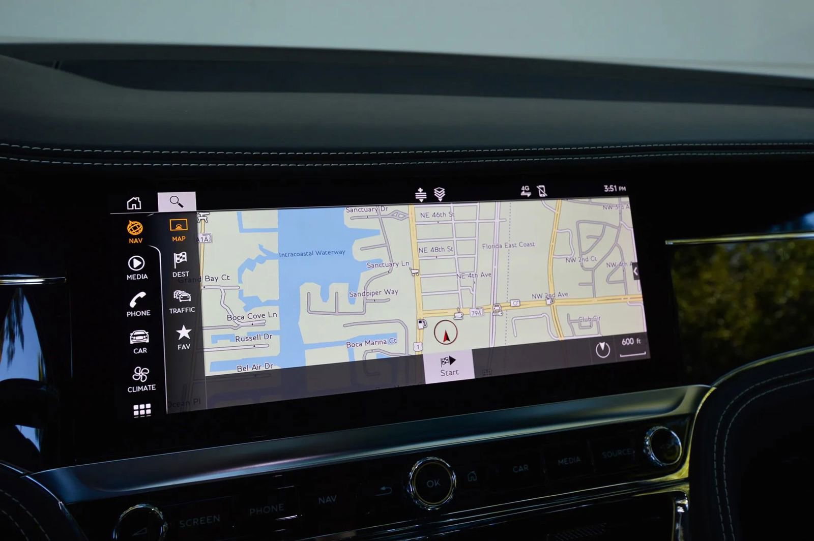 Used 2022 Bentley Flying Spur V8 image 46