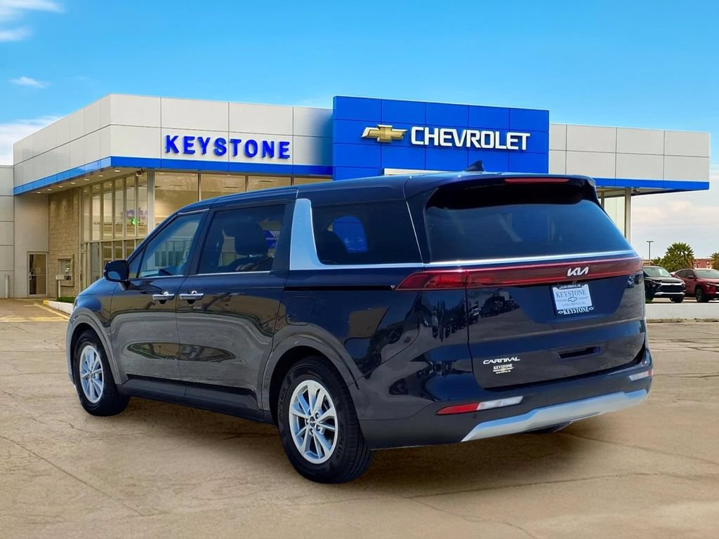 Used 2024 Kia Carnival LX FWD image 5