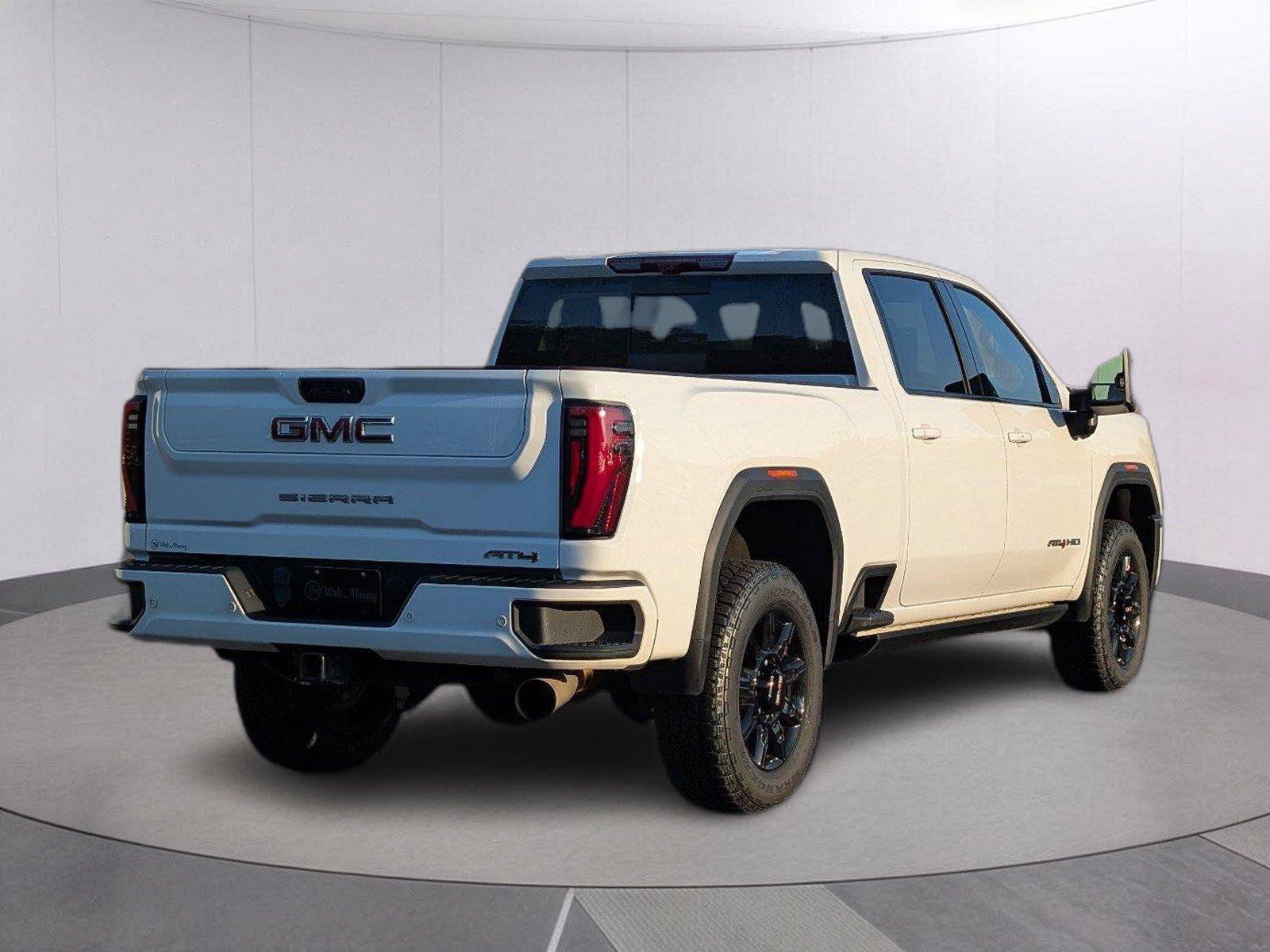 Used 2024 GMC Sierra 2500 AT4 w/ AT4 Premium Plus Package AWD/4WD image 7