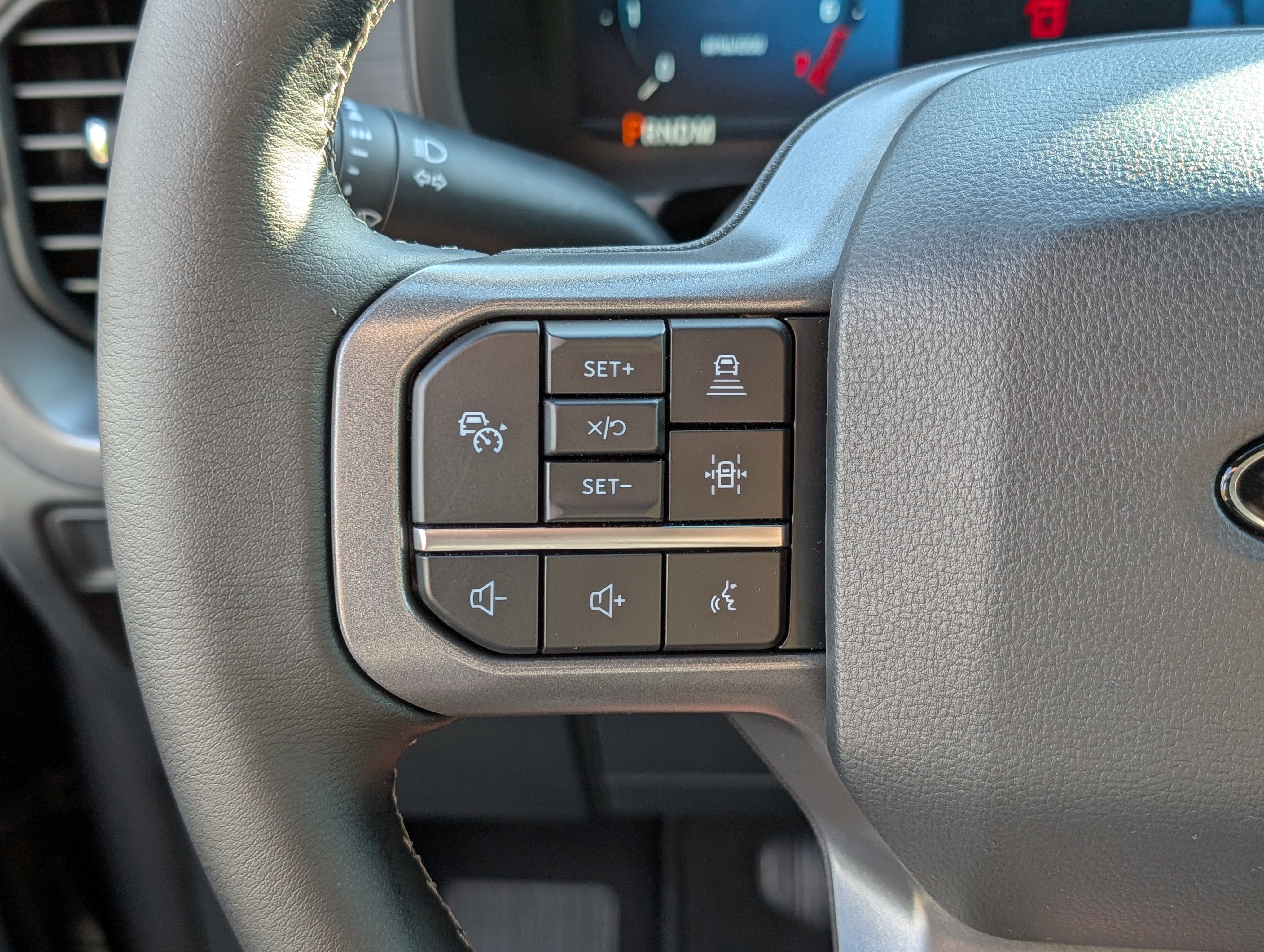 New 2025 Ford F150 XLT w/ Equipment Group 302A MID image 20