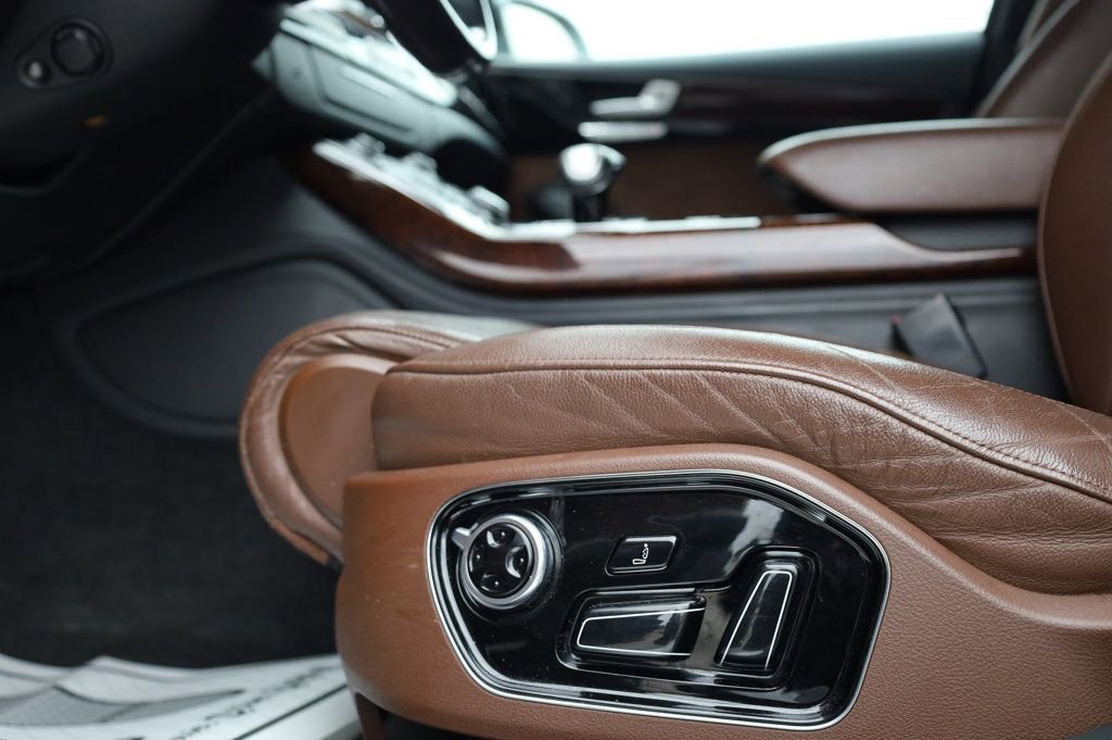 Used 2013 Audi A8 L 3.0T image 16