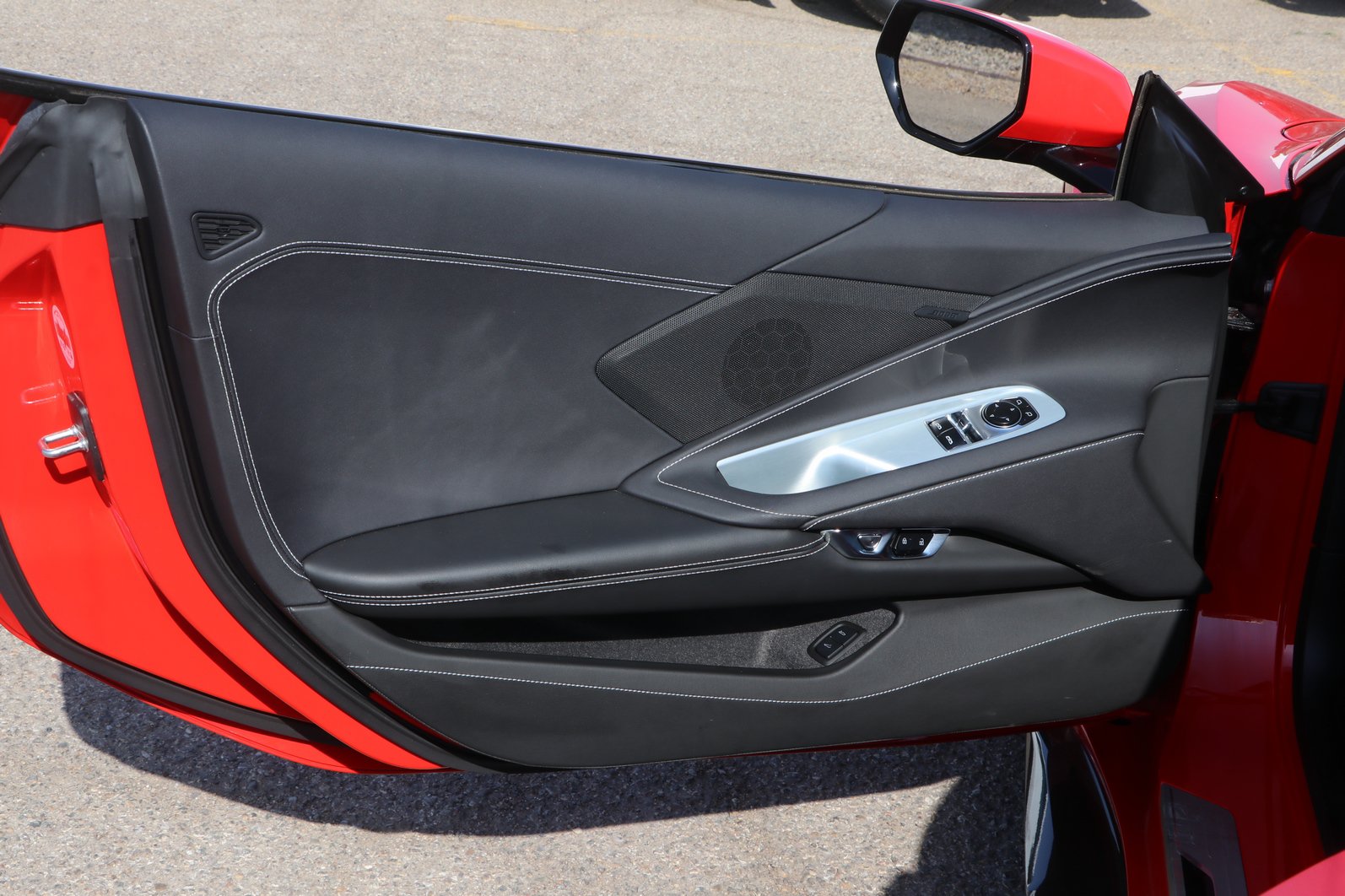 Used 2025 Chevrolet Corvette Z06 RWD image 10