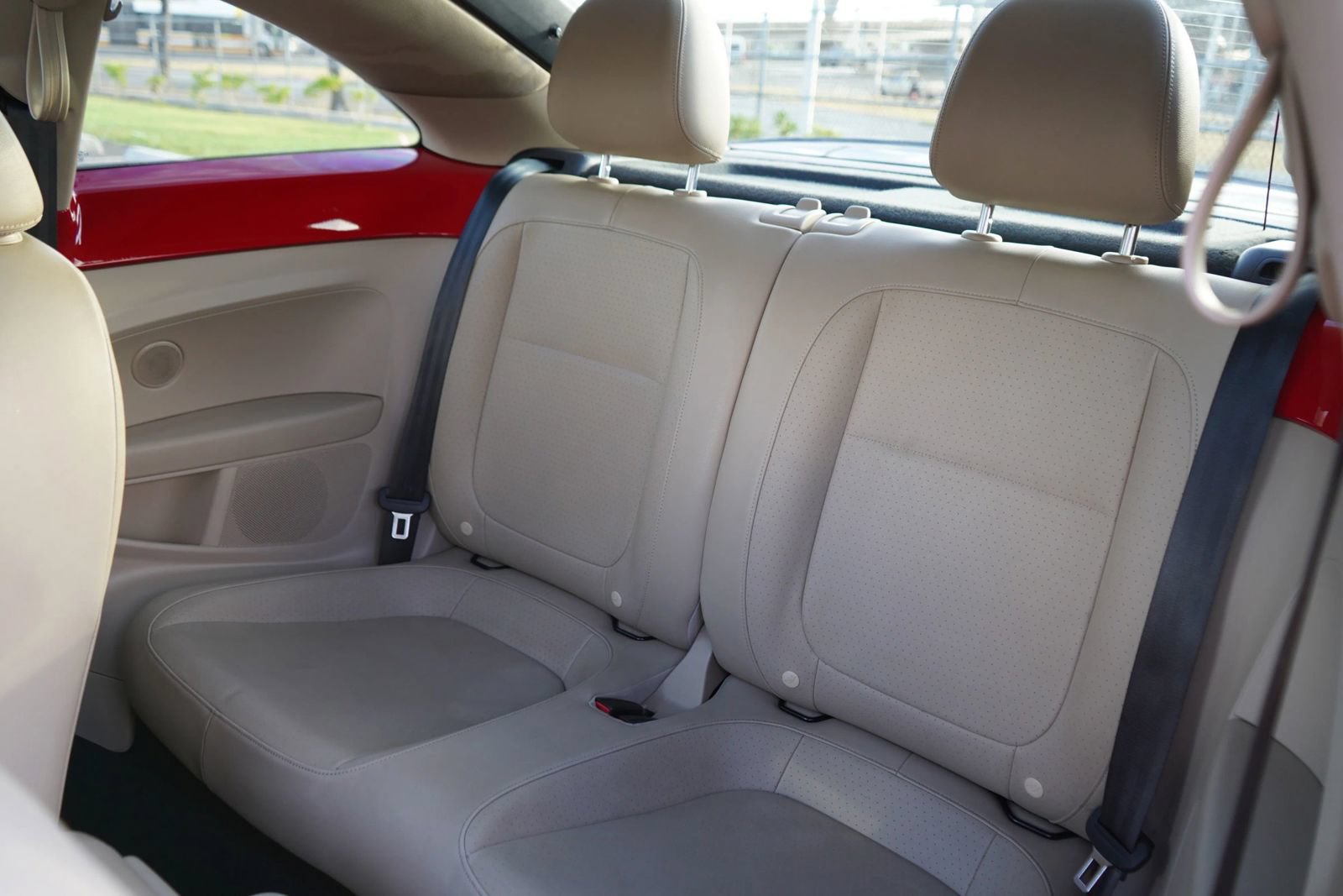Used 2019 Volkswagen Beetle 2.0T SE FWD image 16