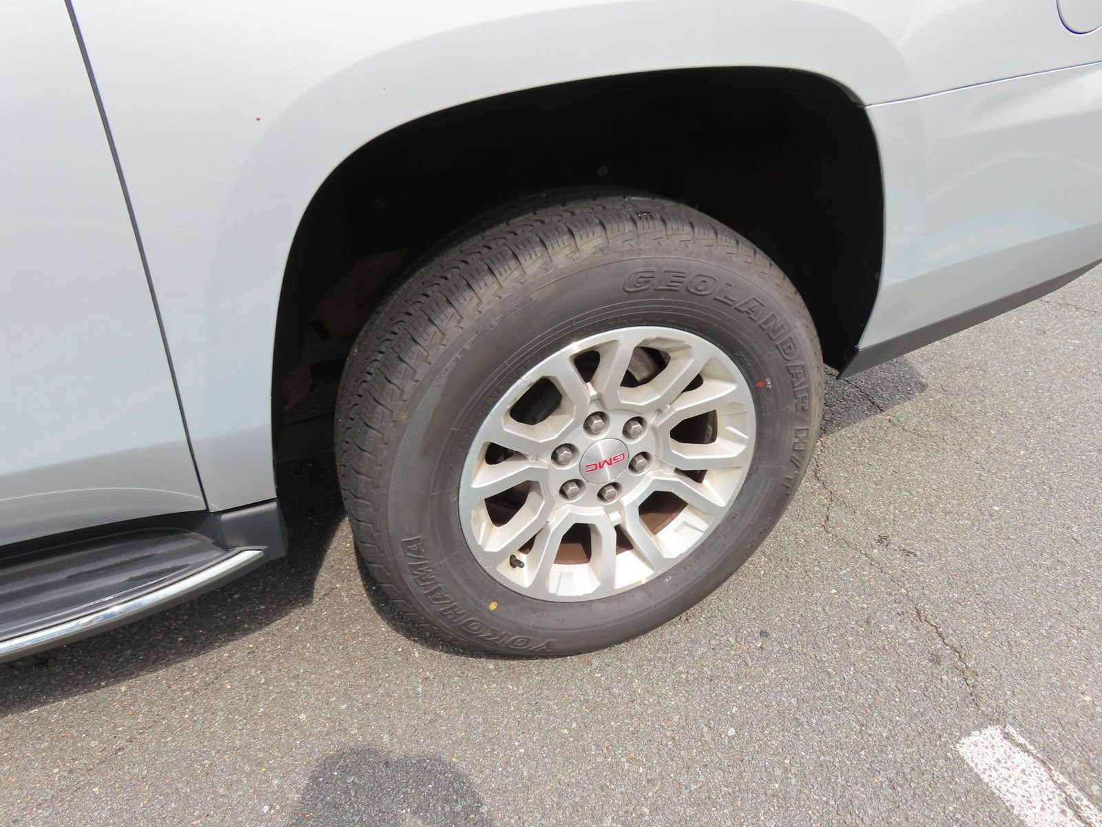 Used 2019 GMC Yukon XL SLT w/ Open Road Package AWD/4WD image 11