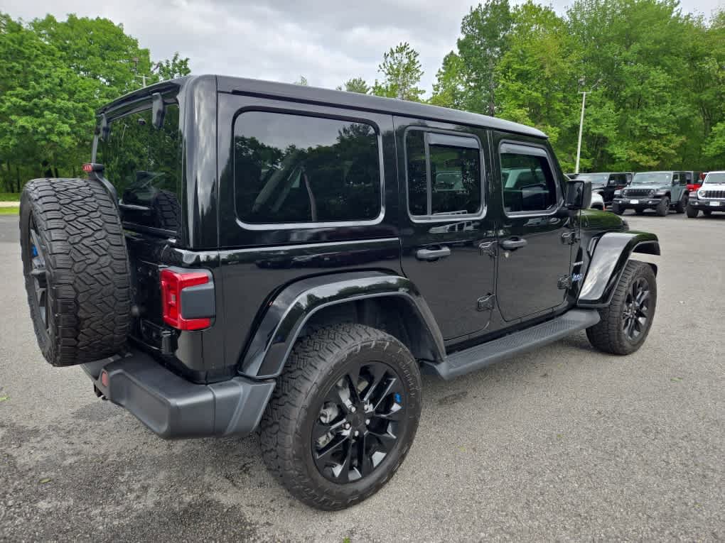 Used 2023 Jeep Wrangler Unlimited Sahara w/ Cold Weather Group AWD/4WD image 4