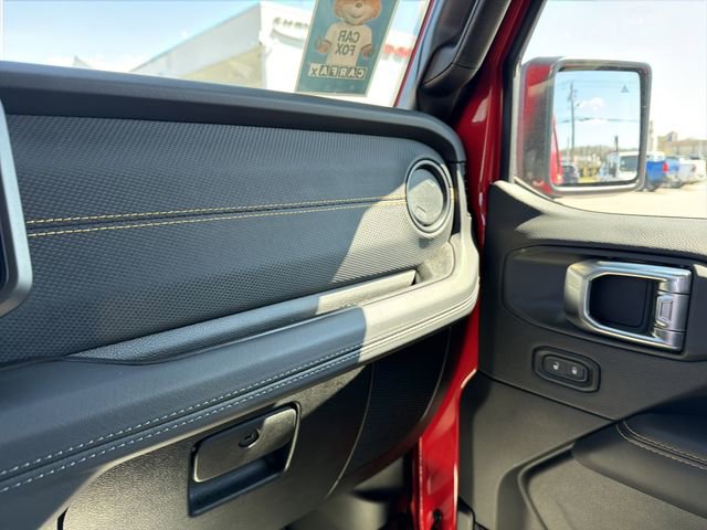 Used 2025 Jeep Wrangler Unlimited Rubicon 392 AWD/4WD image 24